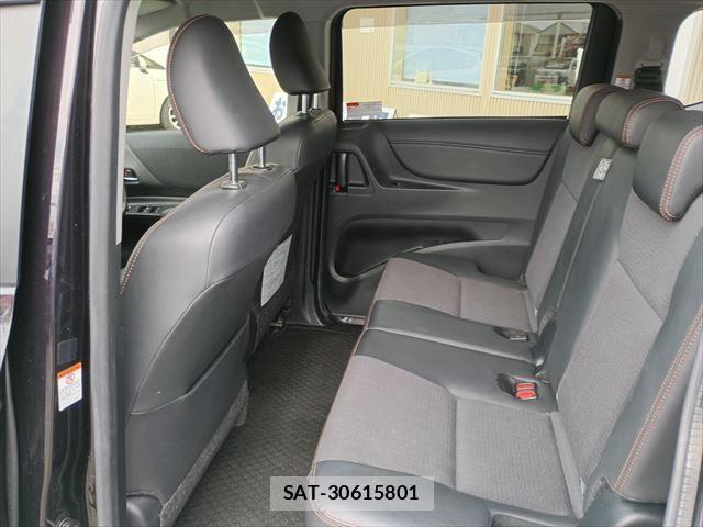 Toyota SIENTA 2017-11 8628877-6