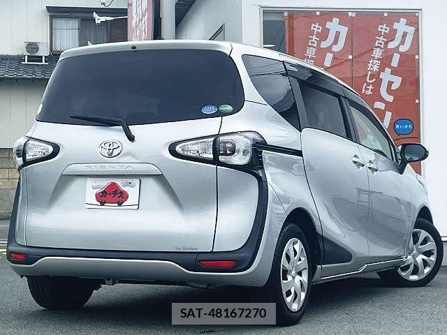 Toyota SIENTA 2017-08 8628878-2
