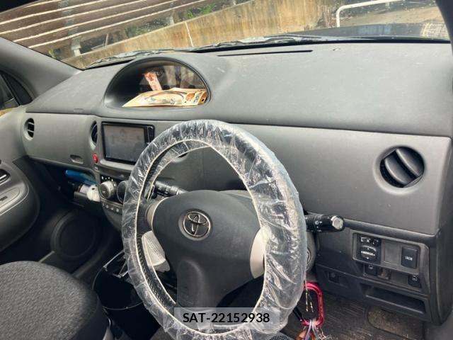 Toyota SIENTA 2012-08 8628887-15