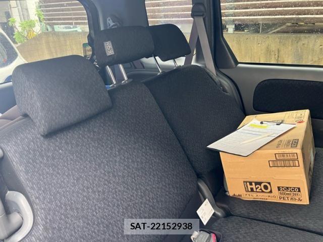 Toyota SIENTA 2012-08 8628887-16