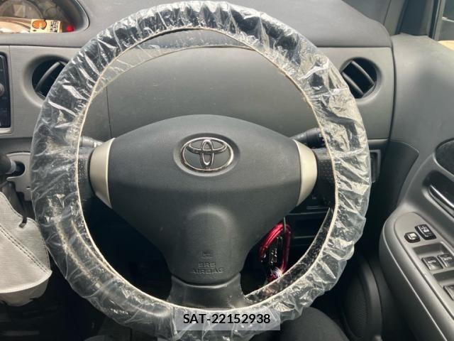 Toyota SIENTA 2012-08 8628887-18