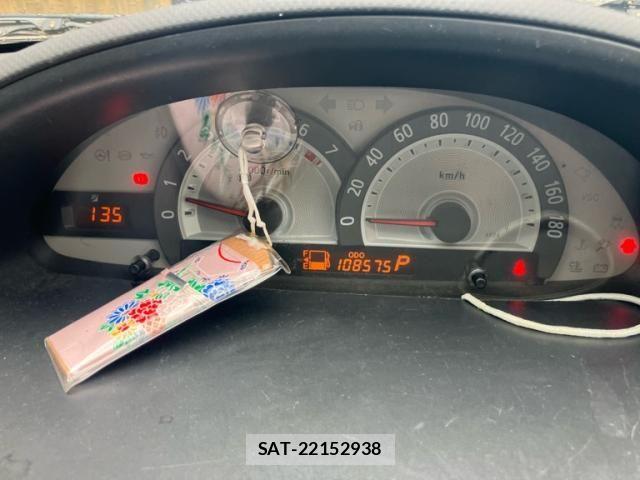 Toyota SIENTA 2012-08 8628887-19