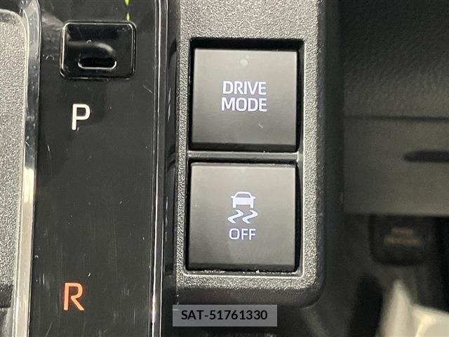 Toyota SIENTA 2022-10 8628860-16