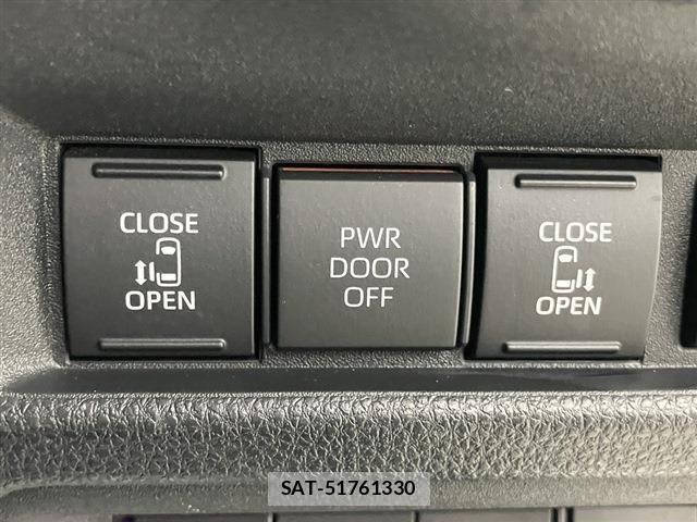 Toyota SIENTA 2022-10 8628860-17