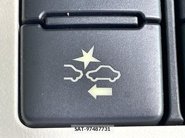 Toyota SIENTA 2016-09 8628873-5