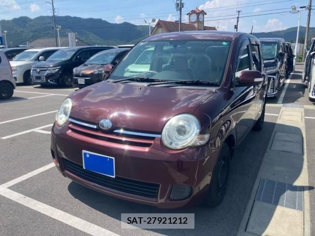 Toyota SIENTA 2013-11 8628890-0