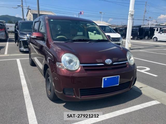 Toyota SIENTA 2013-11 8628890-1