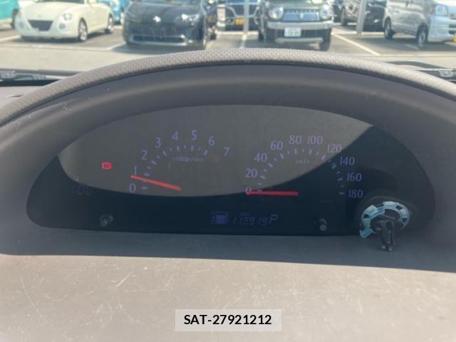 Toyota SIENTA 2013-11 8628890-19