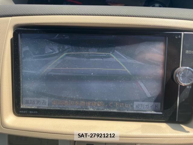 Toyota SIENTA 2013-11 8628890-21