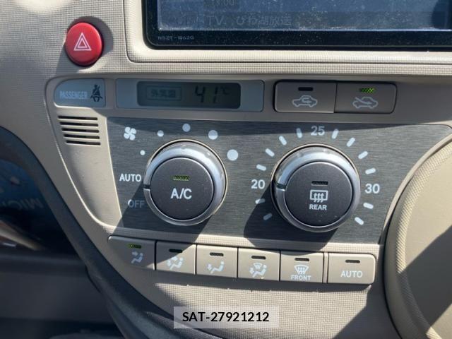 Toyota SIENTA 2013-11 8628890-23