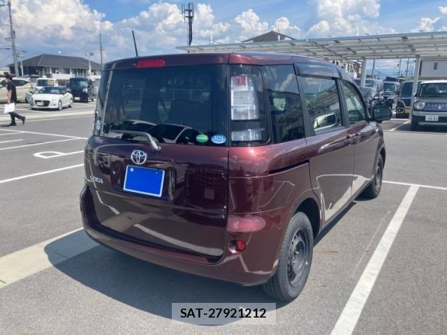 Toyota SIENTA 2013-11 8628890-2