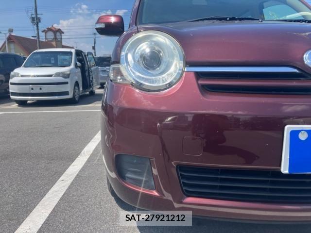 Toyota SIENTA 2013-11 8628890-4
