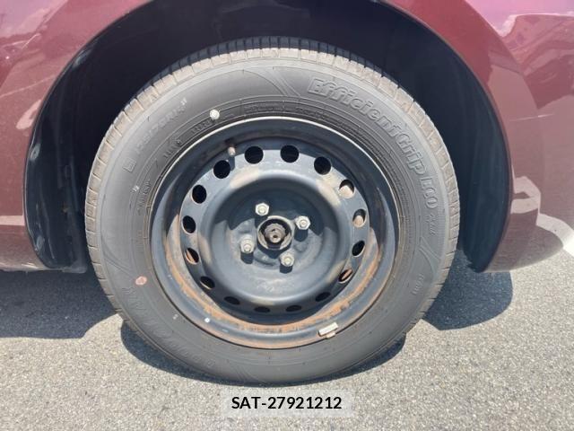 Toyota SIENTA 2013-11 8628890-6