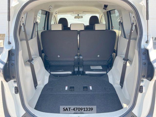 Toyota SIENTA 2016-11 8628881-9