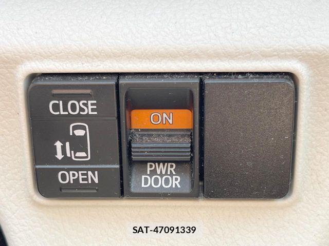 Toyota SIENTA 2016-11 8628881-3