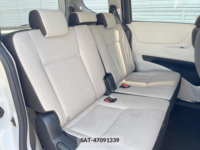 Toyota SIENTA 2016-11 8628881-7