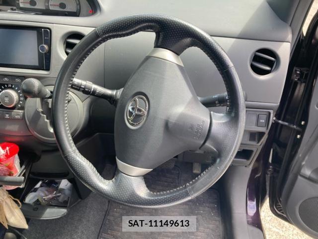 Toyota SIENTA 2013-06 8628886-17