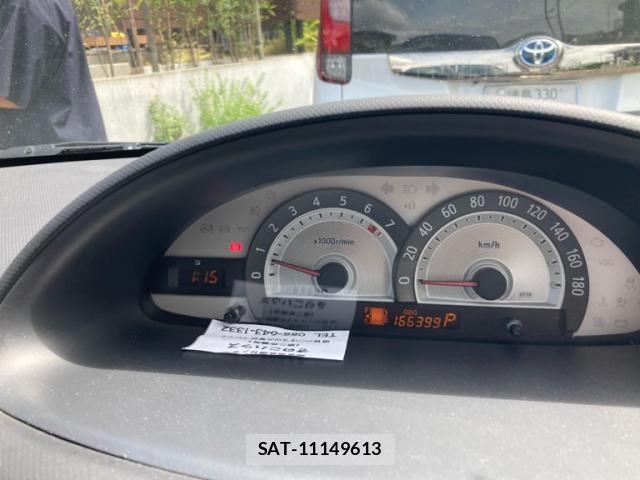 Toyota SIENTA 2013-06 8628886-22
