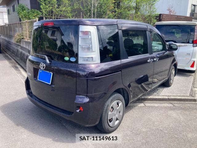 Toyota SIENTA 2013-06 8628886-3