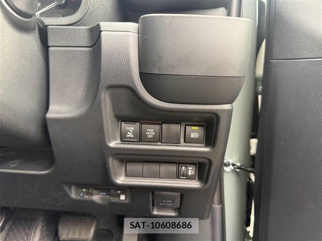 Toyota SIENTA 2025-06 8628864-26