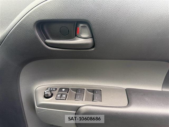 Toyota SIENTA 2025-06 8628864-27