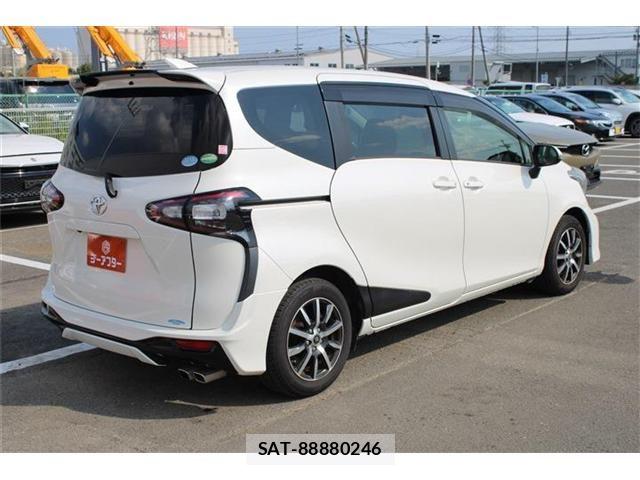Toyota SIENTA 2016-06 8628880-10