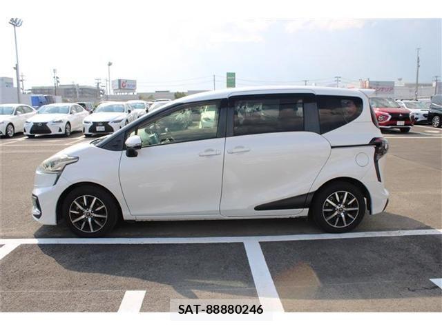 Toyota SIENTA 2016-06 8628880-13
