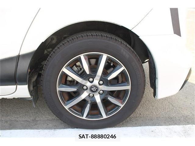 Toyota SIENTA 2016-06 8628880-24