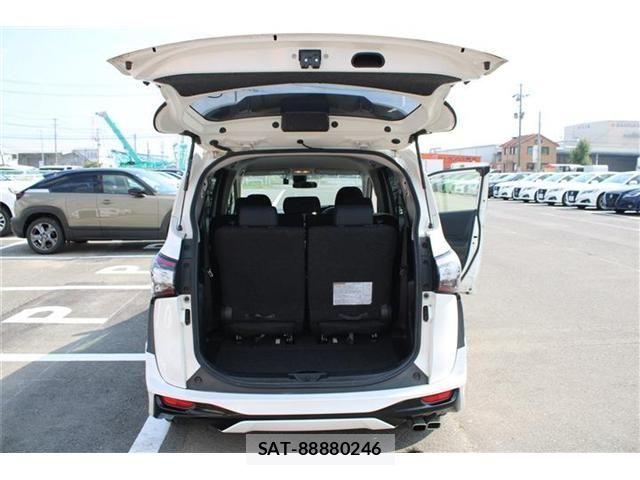 Toyota SIENTA 2016-06 8628880-29