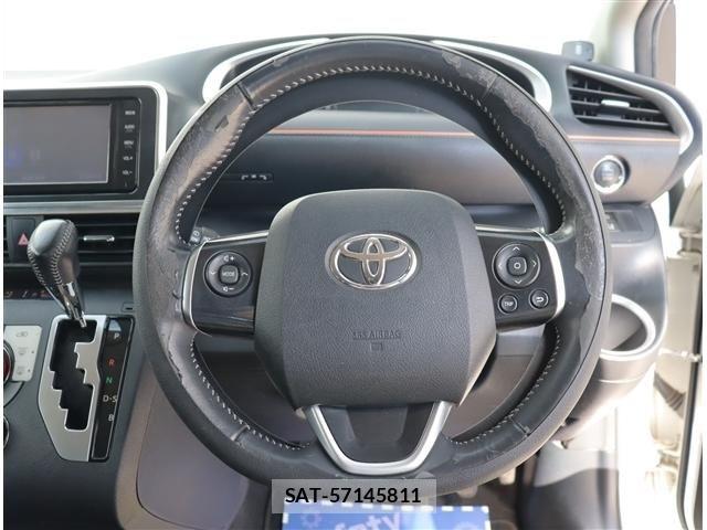 Toyota SIENTA 2015-11 8661549-12