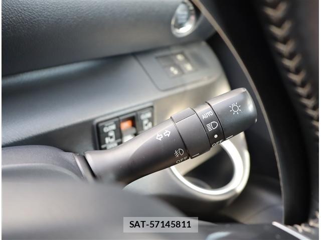 Toyota SIENTA 2015-11 8661549-14