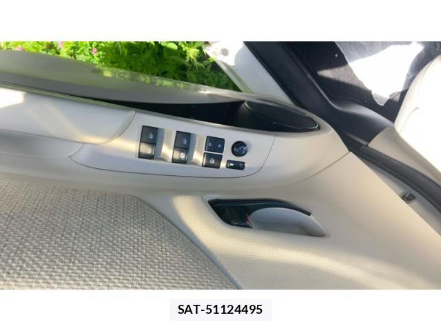 Toyota SIENTA 2015-07 8666904-12