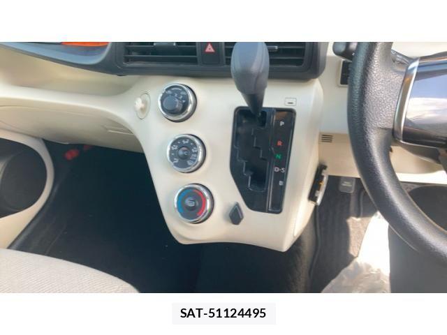 Toyota SIENTA 2015-07 8666904-26