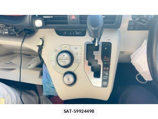 Toyota SIENTA 2015-09 8661560-13