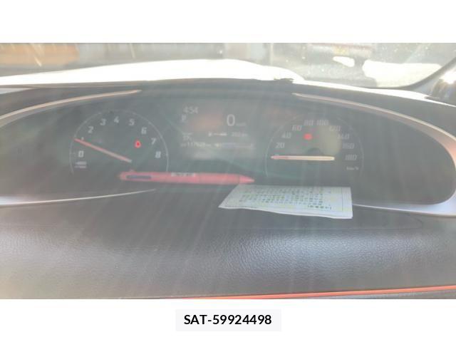 Toyota SIENTA 2015-09 8661560-17