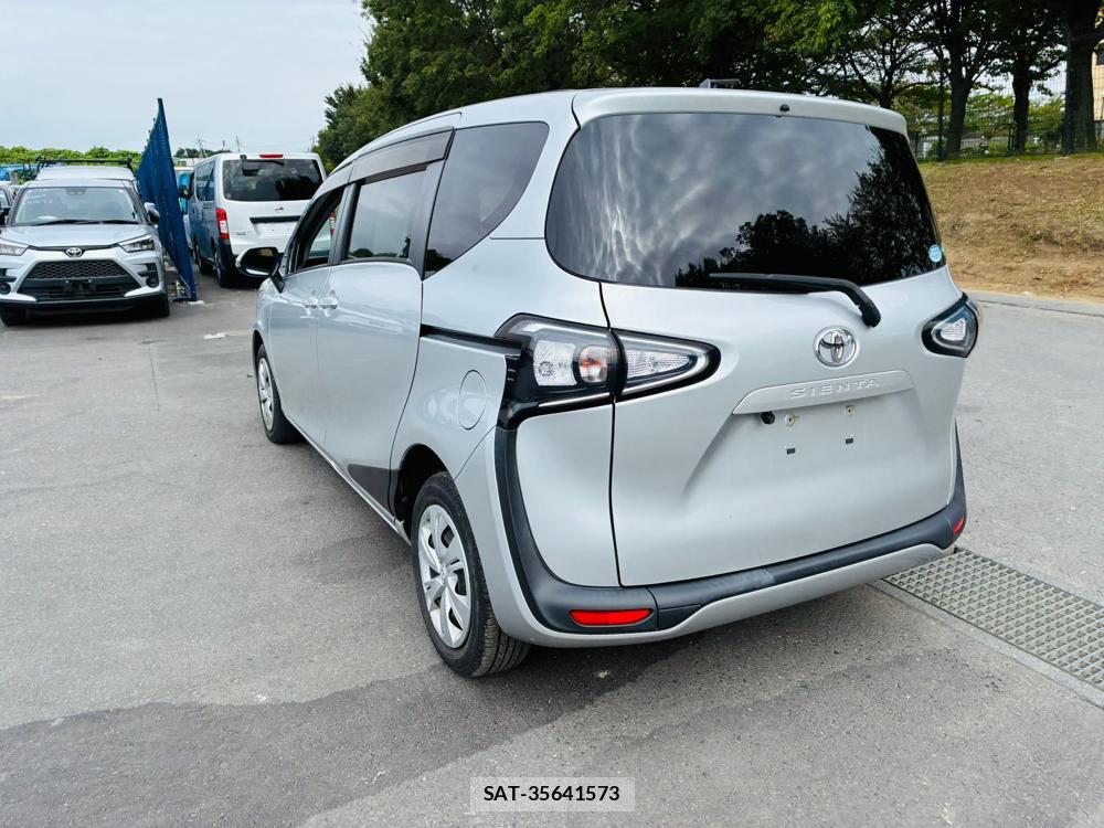 Toyota SIENTA 2020-01 8590886-2