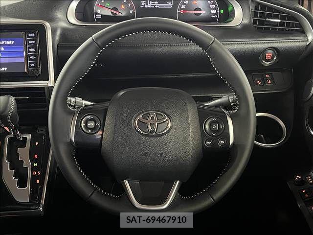 Toyota SIENTA 2022-04 8661541-13