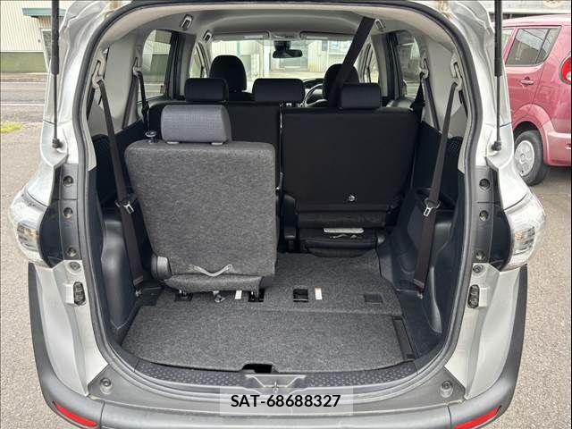 Toyota SIENTA 2015-12 8661554-14