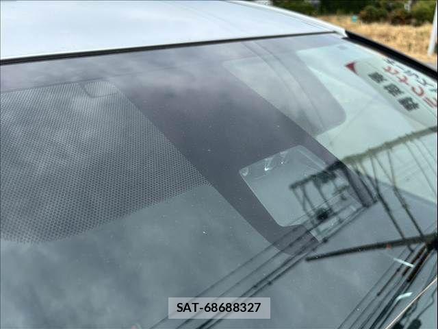 Toyota SIENTA 2015-12 8661554-15