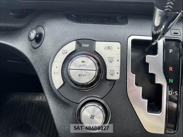 Toyota SIENTA 2015-12 8661554-22