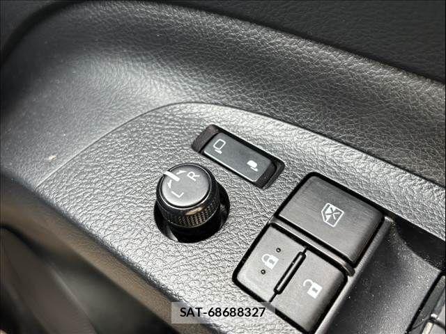 Toyota SIENTA 2015-12 8661554-23