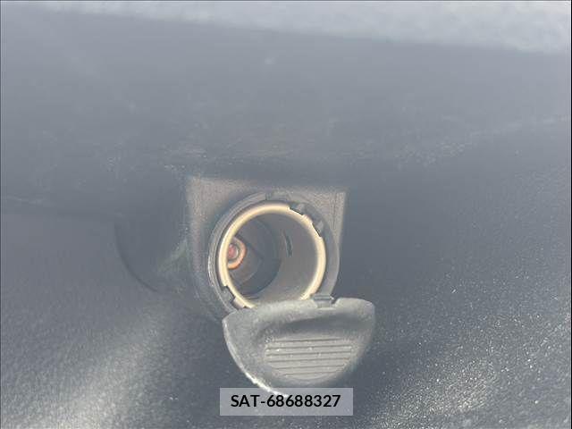 Toyota SIENTA 2015-12 8661554-27