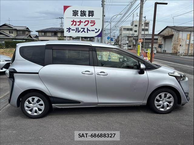 Toyota SIENTA 2015-12 8661554-7