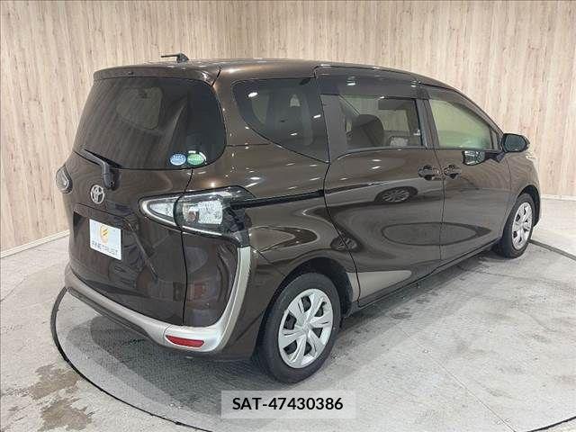 Toyota SIENTA 2019-10 8661548-16