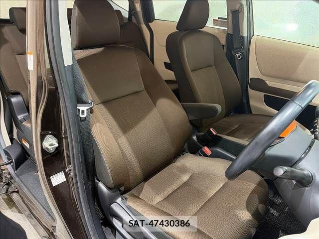 Toyota SIENTA 2019-10 8661548-7