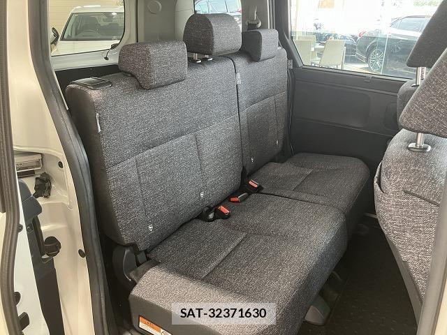 Toyota SIENTA 2023-08 8661542-9