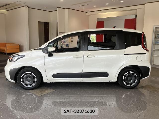 Toyota SIENTA 2023-08 8661542-11