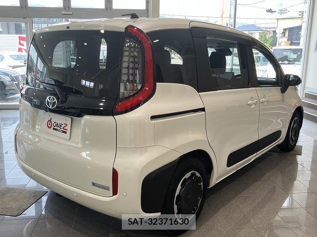 Toyota SIENTA 2023-08 8661542-2