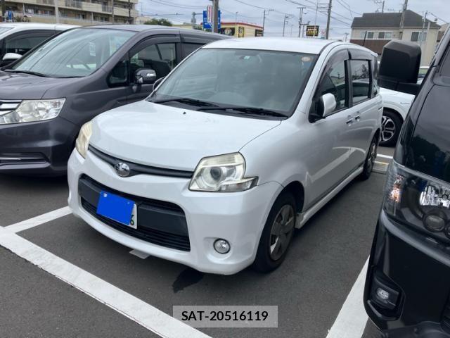 Toyota SIENTA 2011-11 8661557-0