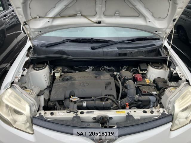 Toyota SIENTA 2011-11 8661557-16